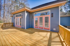 Terrace/patio - Spacious Hampton Vacation Home Near Beaches! (Hampton)