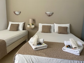 Kamar Double Basic, pemandangan laut | Seprai katun Mesir, seprai premium, dan Wi-Fi gratis