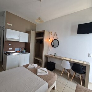 Habitación básica doble, vistas al mar | Sábanas de algodón egipcio, ropa de cama de alta calidad, wifi gratis