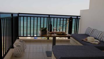 Egyptian cotton sheets, premium bedding, free WiFi