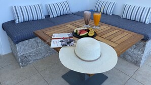 Habitació doble bàsica, vistes al mar | Terrassa o pati