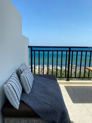 Chambre Double, vue mer | Terrasse/Patio