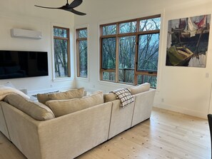 Smart TV, stereo - Un-Plug in a Peaceful Woodland Setting (Colfax)