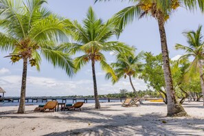 Property grounds - Large Group Unit 122: Sleeps 8, Sea Views,3BR/2BA (Placencia)