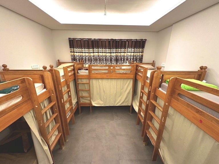 LakeSide Hostel 1 Lakeside Hostel Downtown (Dubai, United Arab Emirates), Dubai hotel  discounts | Hotels.com