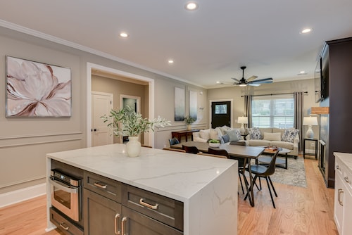 3 King Suites-Masters Luxury Home >1 mile to course