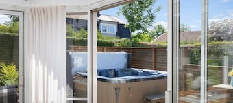 Ferienhaus Kronenpark, Angelcamp mit Angelboot, Kanus, Fahrräder, Jakuzzi uvm