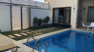 Alberca al aire libre