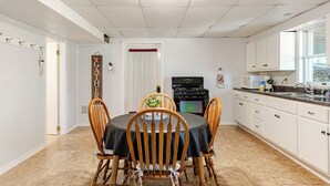 Unclassified image, 4 of 38, button - Twin Ridge Retreat (Port Royal)