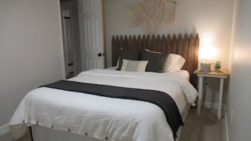 2 bedrooms, iron/ironing board, free WiFi, bed sheets