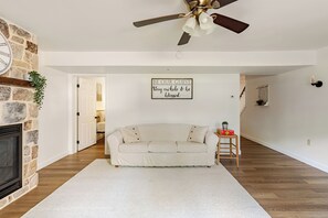 Fireplace - Twin Ridge Retreat (Port Royal)