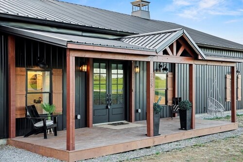 Bourbon Barndominium Bonanza! Golf Simulator+Theater+Hot Tub+Sports Bar+Arcade