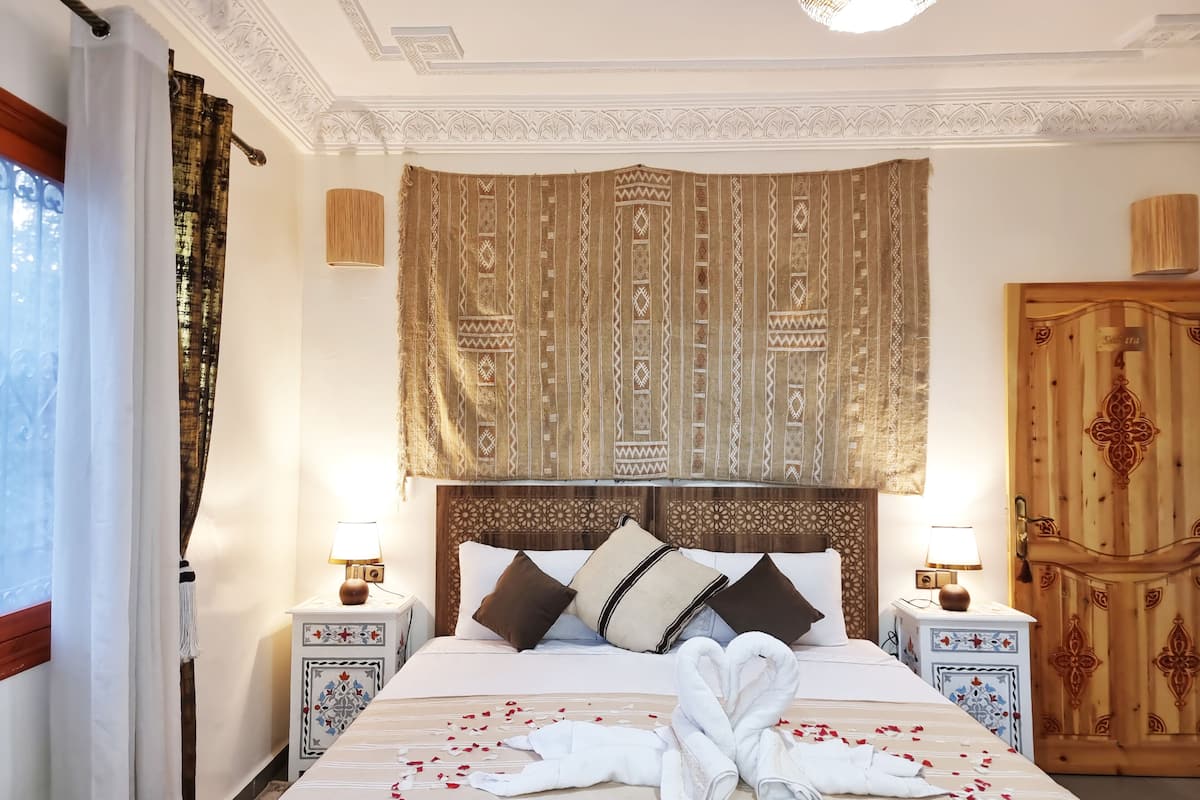 Luxury Room, Garden View | 1 bedroom, premium bedding, memory-foam beds, minibar