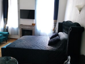 1 camera, ferro/asse da stiro, lenzuola