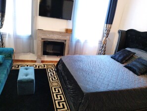 1 slaapkamer, een strijkplank/strijkijzer, beddengoed