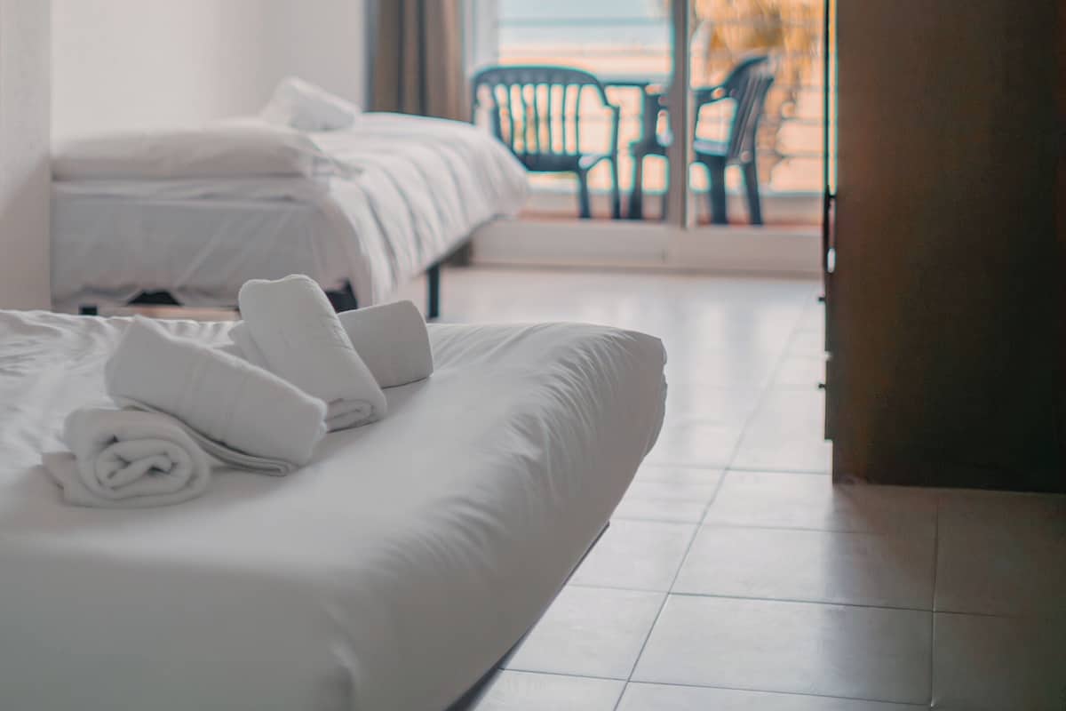 Down duvets, free WiFi, bed sheets