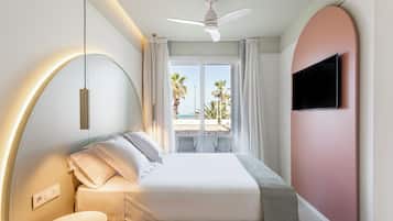 Triple Room, Ocean View | Down duvets, free WiFi, bed sheets