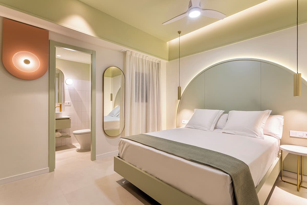 Edredones de plumas, wifi gratis, ropa de cama