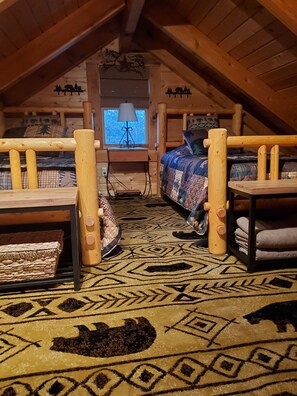 2 bedrooms, iron/ironing board, free WiFi, bed sheets - Peaceful, secluded mountain escape in Gap Mills, WV. (Gap Mills)