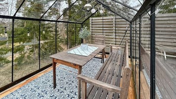 Outdoor dining