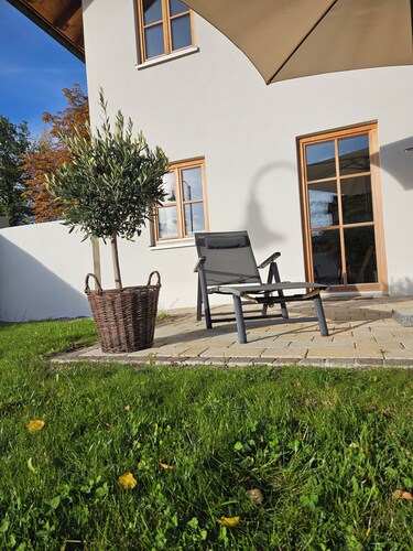 4-star Ott vacation apartment - with separate garden - at the foot of the Buchenberg