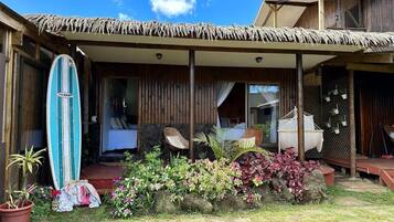 Bungalow Deluxe, vista al jardín | Terraza o patio