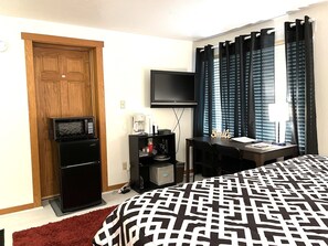 1 camera, una scrivania, Wi-Fi, lenzuola