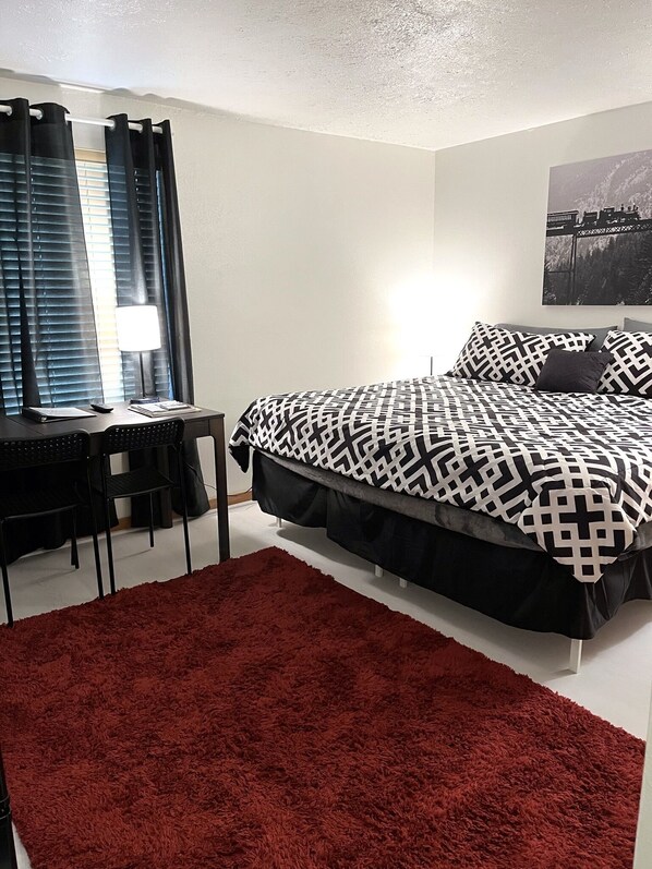 1 camera, una scrivania, Wi-Fi, lenzuola