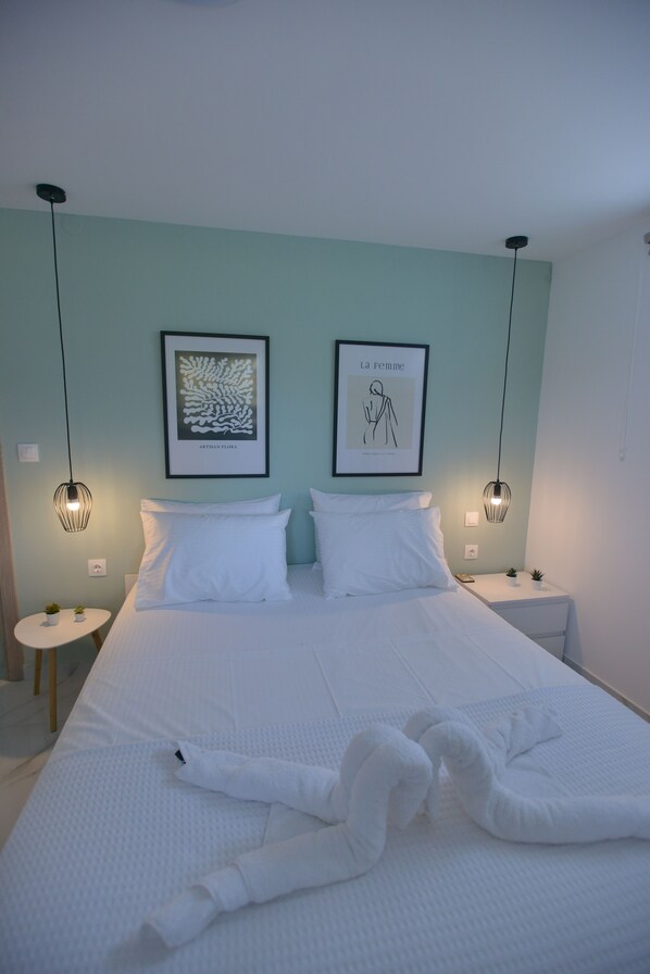 2 bedrooms, in-room safe, iron/ironing board, free WiFi