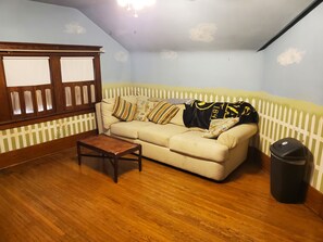 Unclassified image, 5 of 6, button - LOFT in Sanborn (Sanborn)