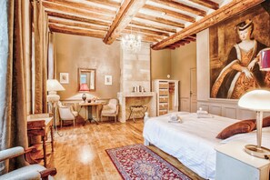 8 habitaciones, wifi y ropa de cama 