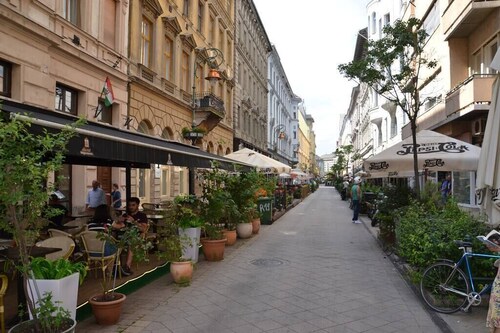 Tuscany Garden Budapest - Balcony