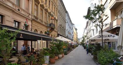 Tuscany Garden Budapest - Balcony