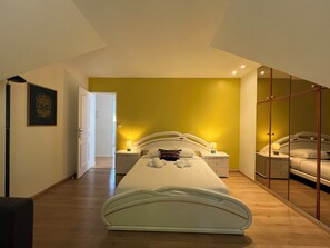 4 camere, ferro/asse da stiro, culla da viaggio, Wi-Fi