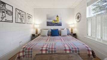 2 bedrooms, desk, iron/ironing board, free WiFi