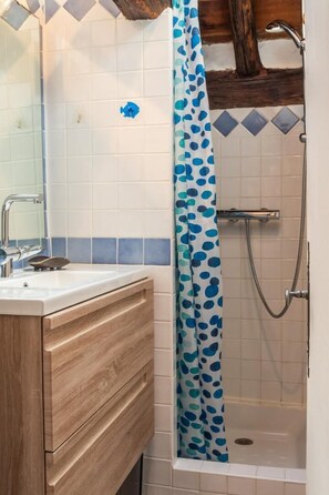 Een douche, een haardroger