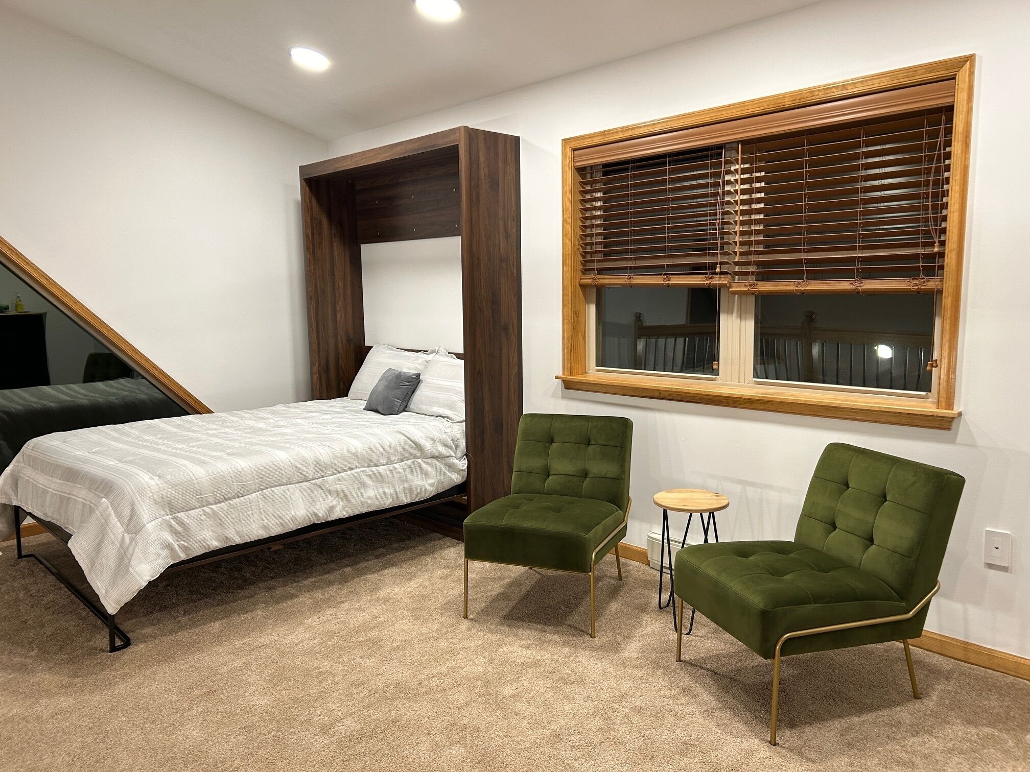 5 多间卧室、办公桌、熨斗/熨衣板、旅行婴儿床