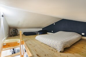 1 bedroom, free WiFi, bed sheets - Apartment 'Between Countryside and Ocean' with Private Garden and Wi-Fi (Breuil-Magné)