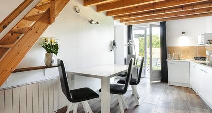 Apartment 'Entre Campagne Et Océan' with Private Garden and Wi-Fi