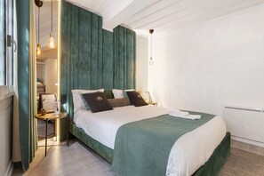 2 bedrooms, iron/ironing board, free WiFi, bed sheets - Apartment 'Prestigegoldresidence 1 - Old Town' with Wi-Fi and Air Conditioning (Guimarães)