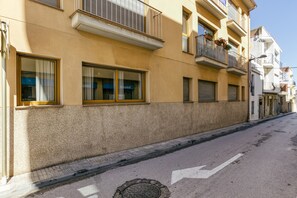 Exterior - Apartment 'Mona 3' with Shared Pool, Wi-Fi and Air Conditioning (L'Escala)