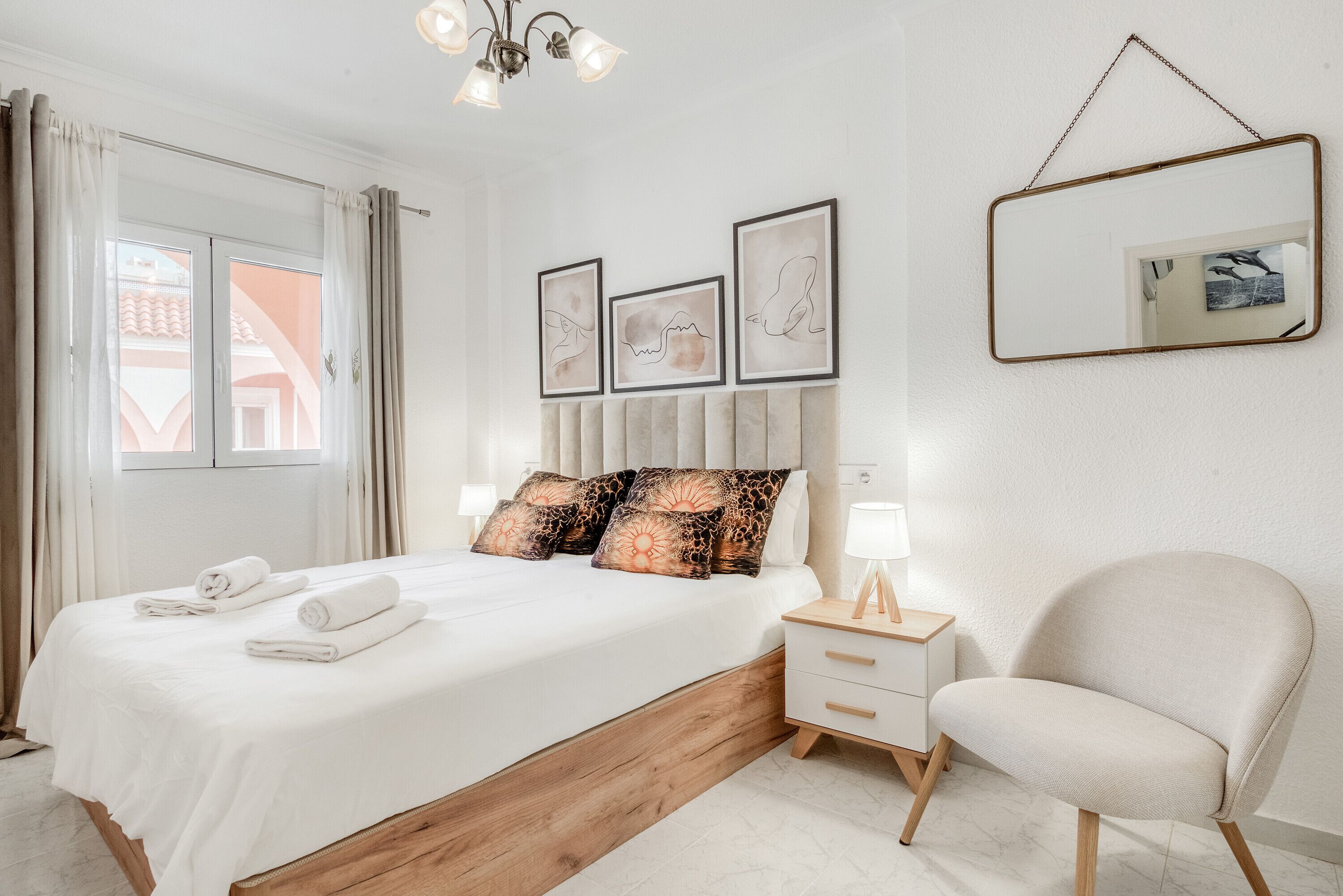 2 slaapkamers, een strijkplank/strijkijzer, gratis wifi, beddengoed