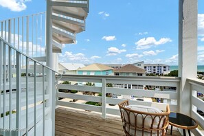 Property grounds - Sea La Vie into the fall (Carolina Beach)