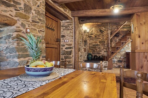 Maison de vacances 'Casa Rural Cornatel' avec terrasse privée et balcon