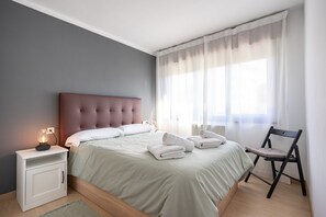 4 Schlafzimmer, Bügeleisen/Bügelbrett, kostenloses WLAN, Bettwäsche