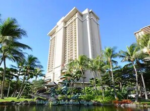 Exterior - Waikiki | Couples Aloha Stay | Pool + Spa (Honolulu)