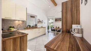 Kühlschrank, Ofen, Herdplatte, Geschirrspüler