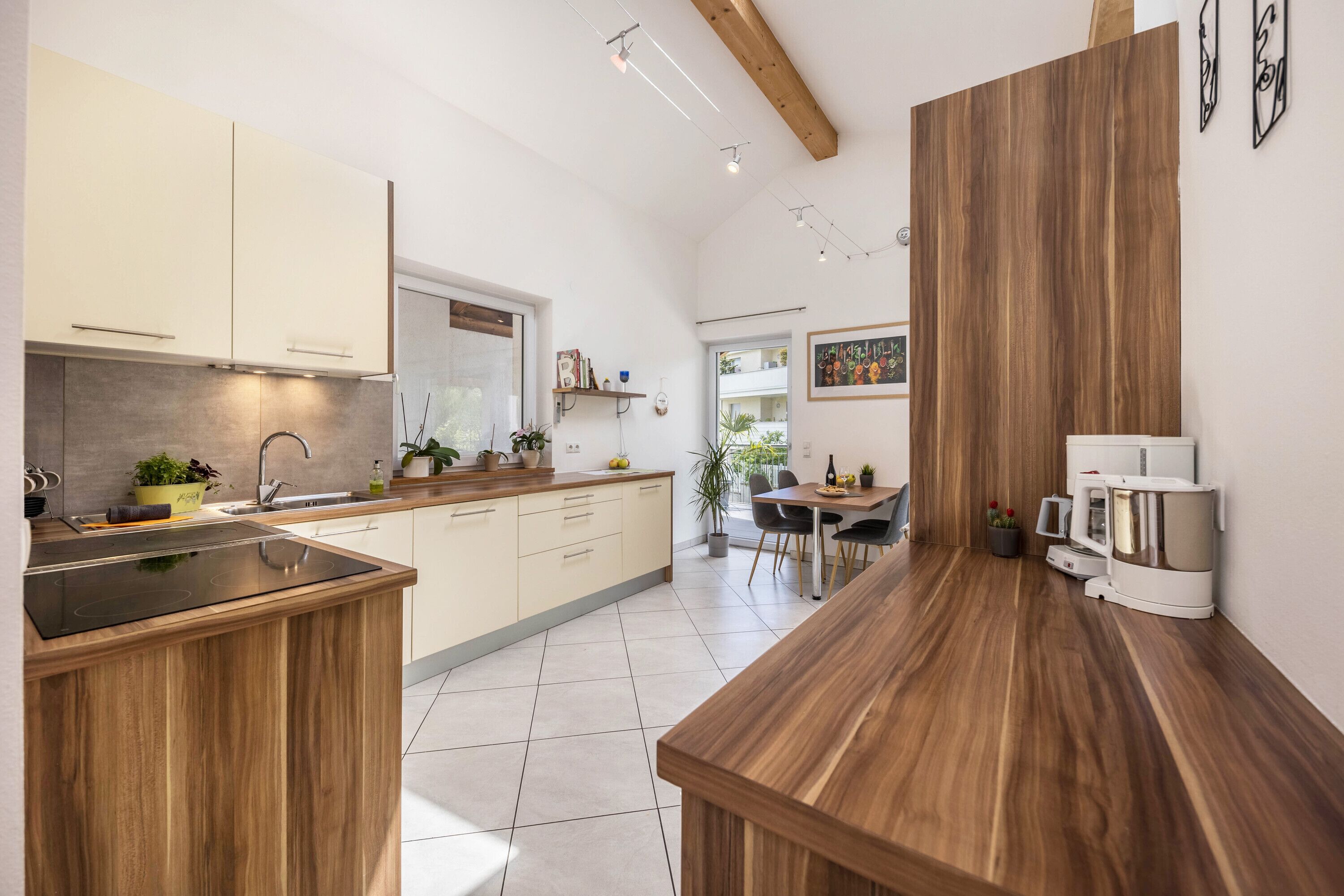 Kühlschrank, Ofen, Herdplatte, Geschirrspüler