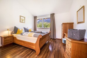 2 bedrooms, iron/ironing board, free WiFi, bed sheets - Apartment 'Angerblick' with Mountain View, Private Terrace and Wi-Fi - Vacation on the farm (Sankt Michael)