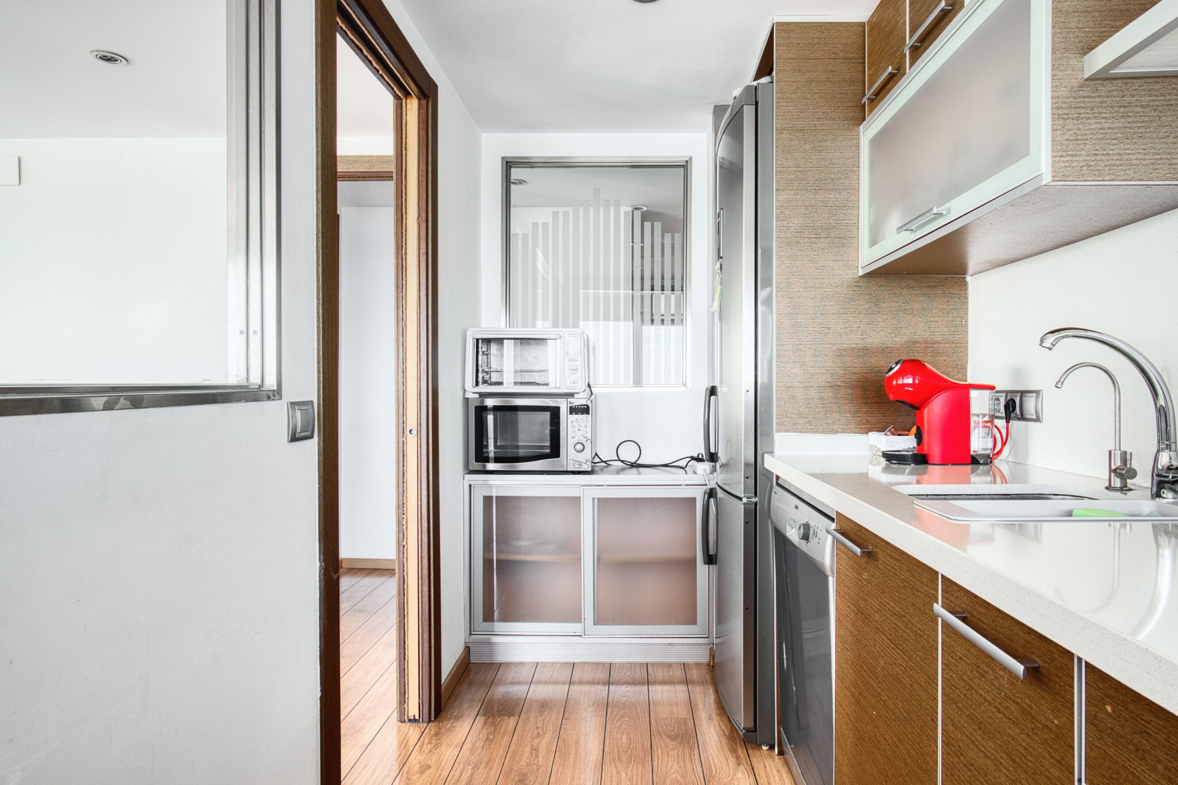 冰箱、微波炉、烤箱、炉灶